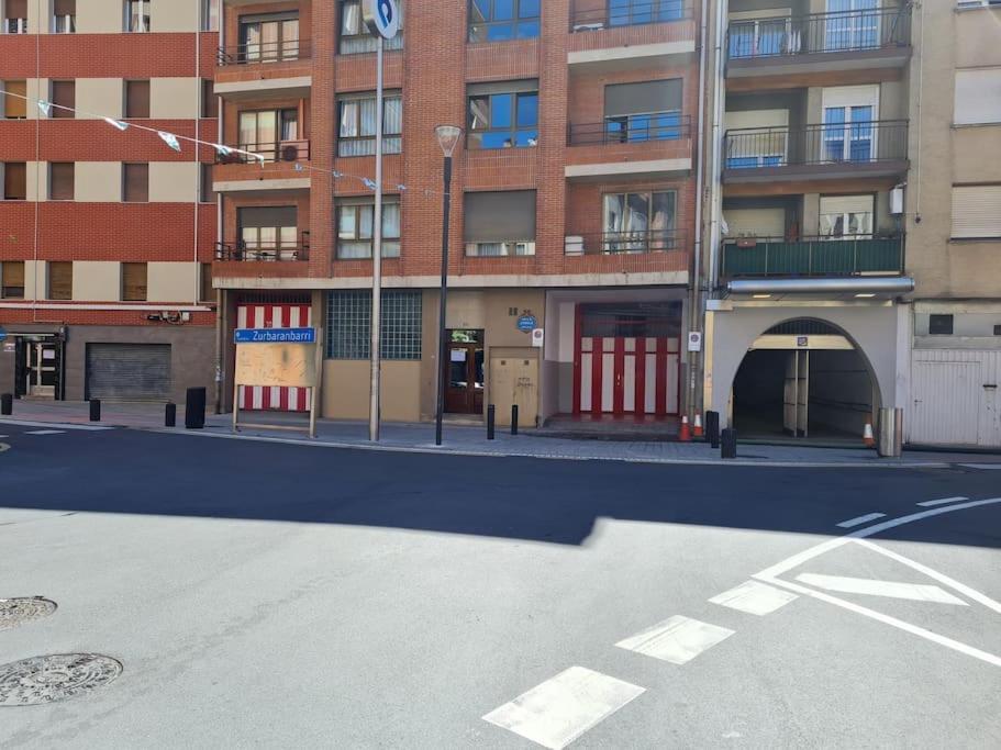 La Casita Verde. Metro Cerca Del Casco Viejo Bilbao Esterno foto