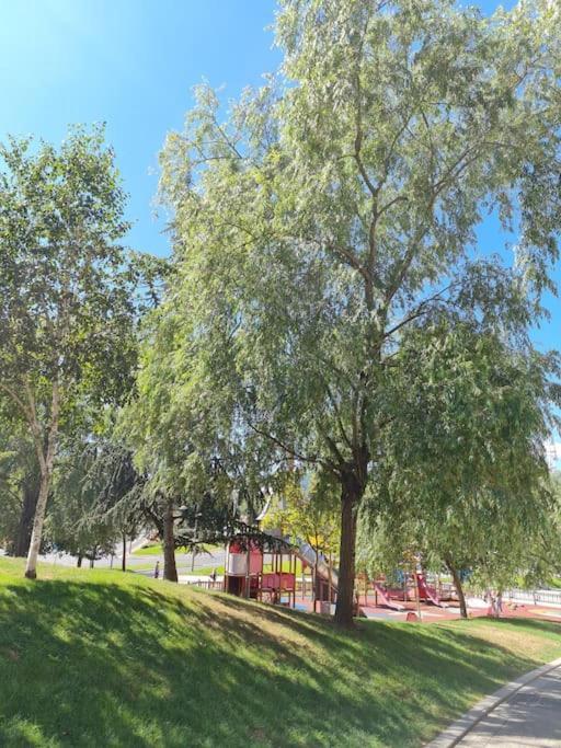 La Casita Verde. Metro Cerca Del Casco Viejo Bilbao Esterno foto