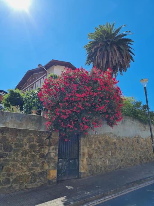 La Casita Verde. Metro Cerca Del Casco Viejo Bilbao Esterno foto