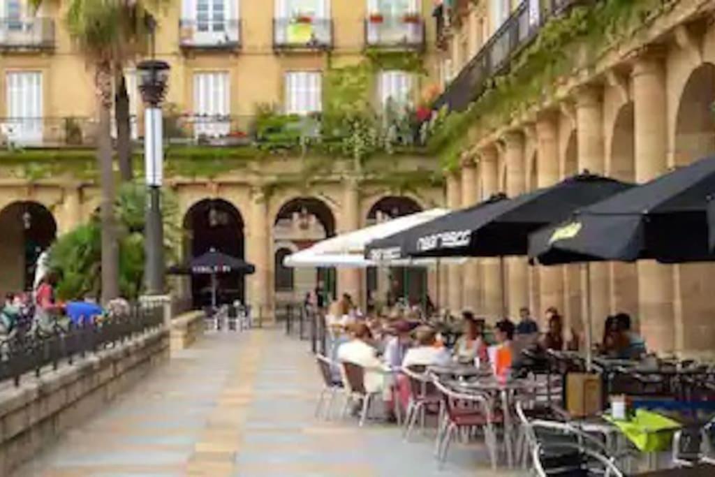 La Casita Verde. Metro Cerca Del Casco Viejo Bilbao Esterno foto