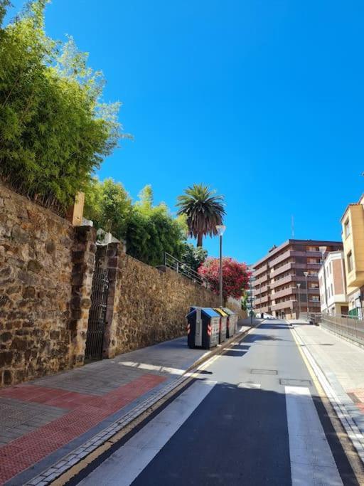 La Casita Verde. Metro Cerca Del Casco Viejo Bilbao Esterno foto