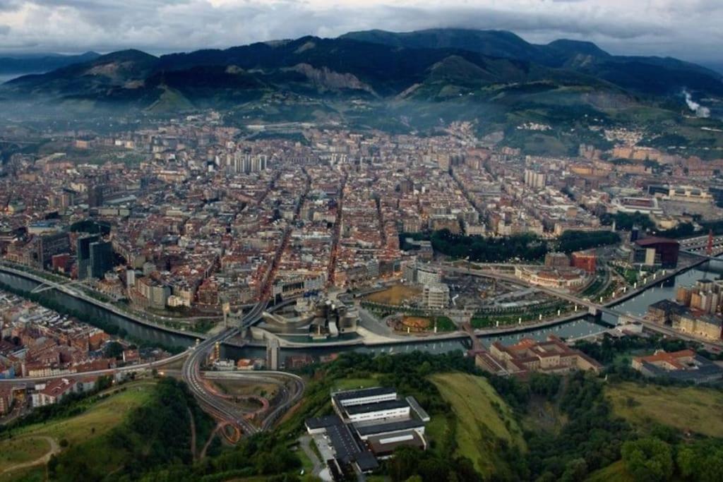 La Casita Verde. Metro Cerca Del Casco Viejo Bilbao Esterno foto
