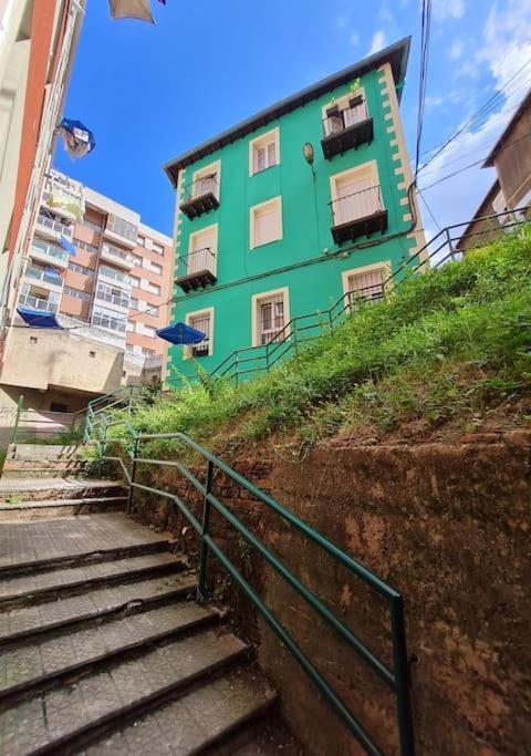 La Casita Verde. Metro Cerca Del Casco Viejo Bilbao Esterno foto