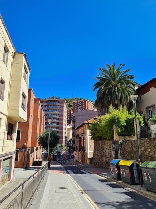 La Casita Verde. Metro Cerca Del Casco Viejo Bilbao Esterno foto
