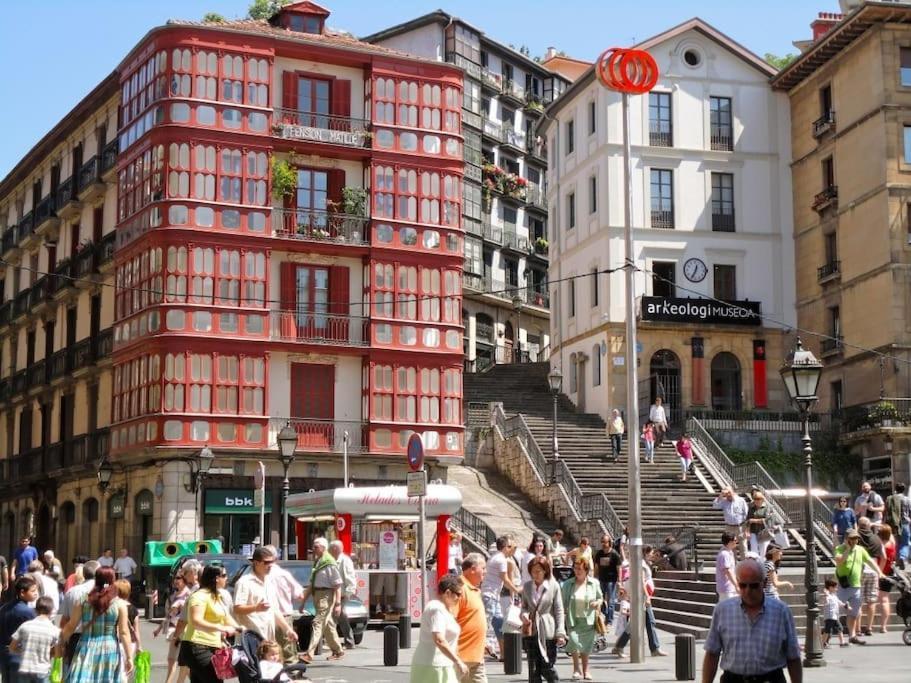 La Casita Verde. Metro Cerca Del Casco Viejo Bilbao Esterno foto