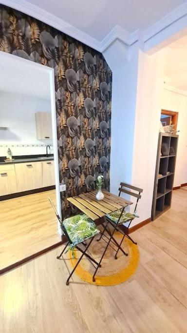 La Casita Verde. Metro Cerca Del Casco Viejo Bilbao Esterno foto